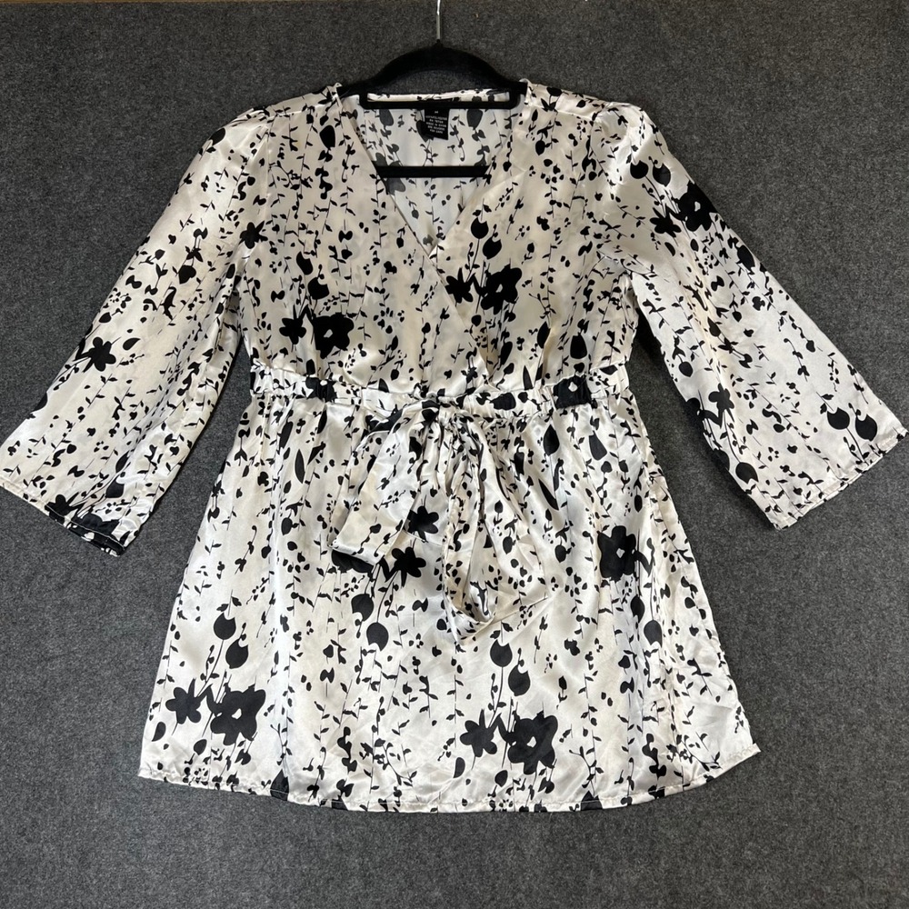 Wet Seal Women Black White Floral Satin Wrap Blouse Elastic Waist Tie Top Medium